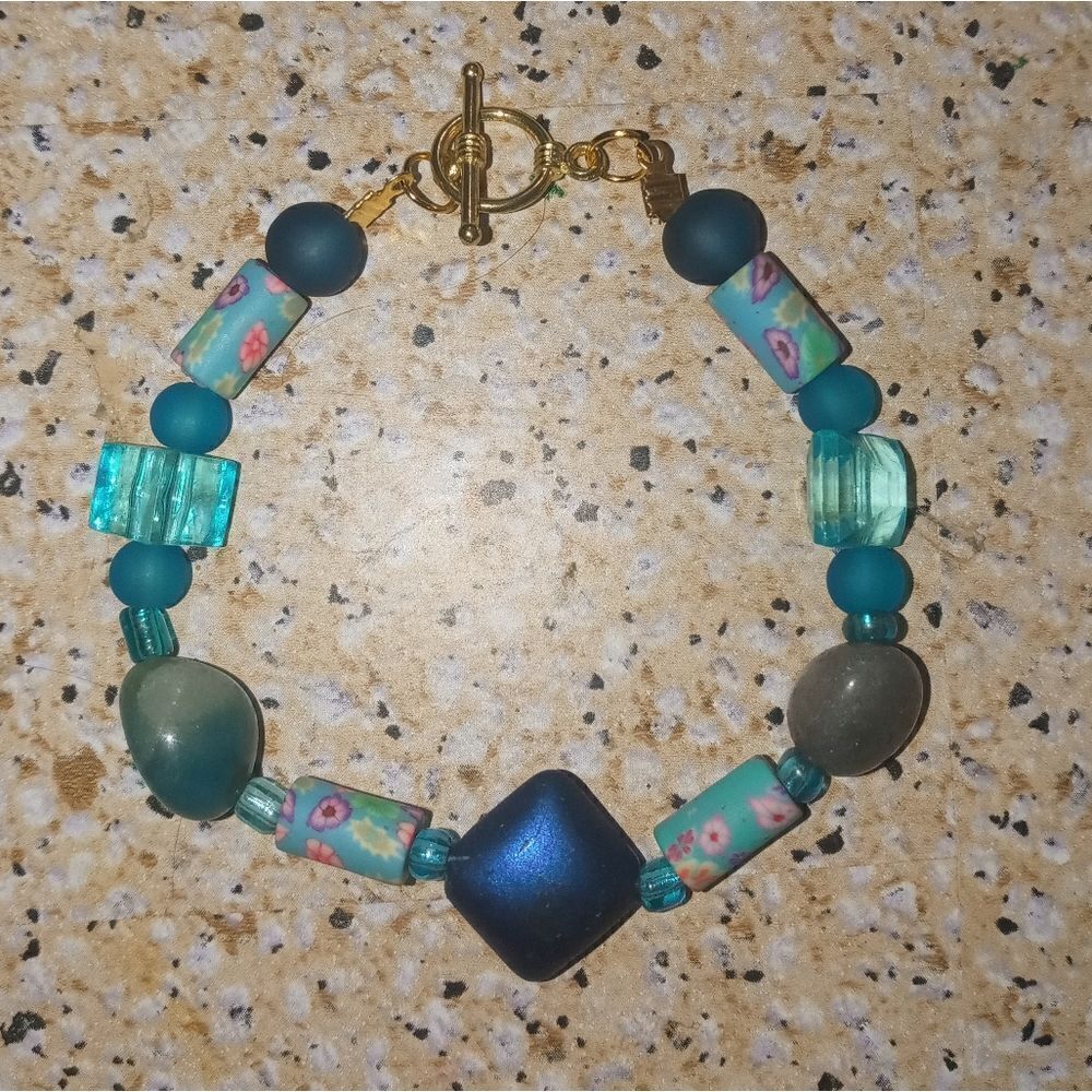 Customize charm bracelet   - Picture 2 of 10